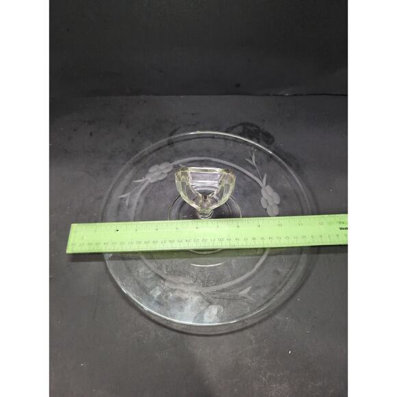 Crystal Clear Glass Tidbit Snack Platter Tray, Sandwich Dish Center Handle Plate - Picture 4 of 9